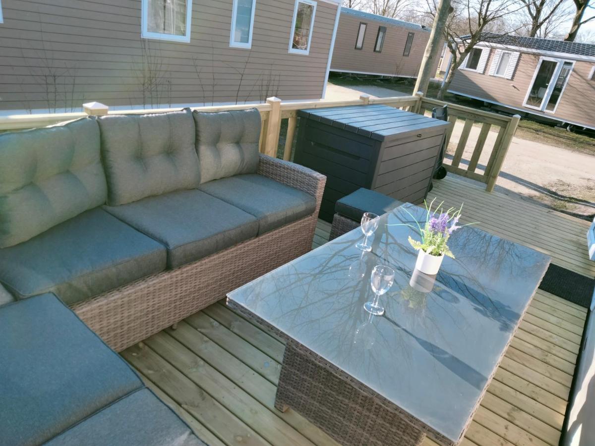 Bj Chalets - De Rug 1 - Vakantiepark Lauwersoog - Luxe Chalet Met Vaatwasser! Vroege Incheck! Екстериор снимка