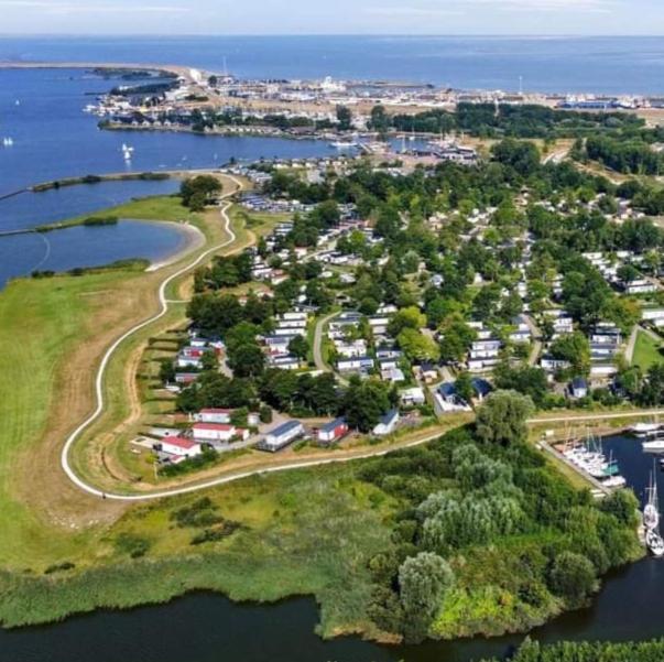 Bj Chalets - De Rug 1 - Vakantiepark Lauwersoog - Luxe Chalet Met Vaatwasser! Vroege Incheck! Екстериор снимка